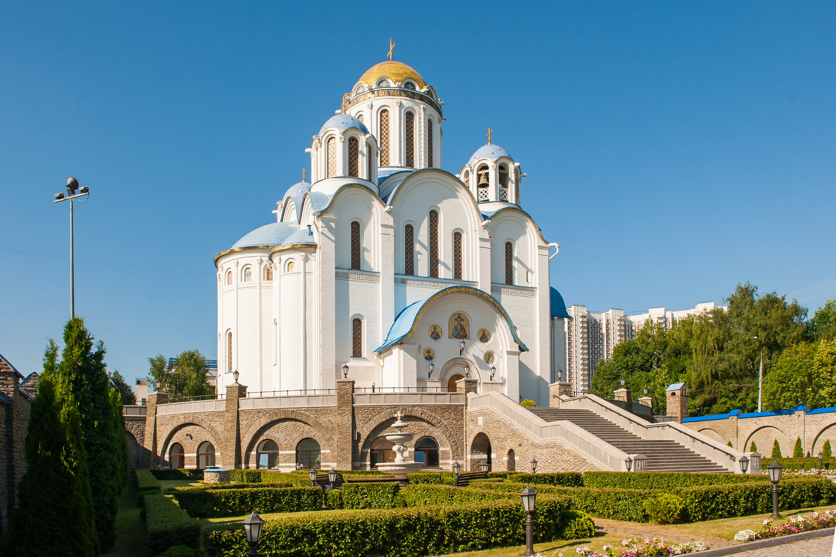 Храм